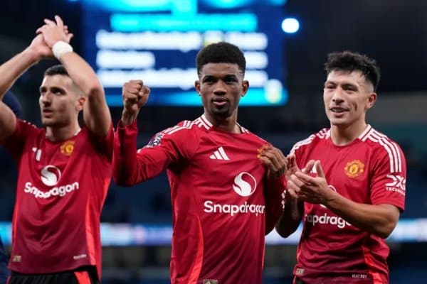 "Барселона" МЮ футболчисини нишонга олди