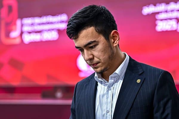 Нодирбек Абдусатторов ва Жорден ван Фореэст баҳси дуранг билан якунланди