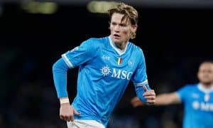 Чемпионлар лигасининг гуруҳ босқичида қолиб кетган "Наполи" ички чемпионатда "Фиорентина"ни енгди 