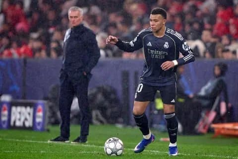 “Реал” Моуриньони бош мураббийликка номзодлар қаторига қўшди