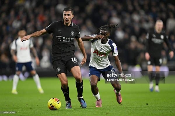 Родри "Тоттенхэм"га қарши ўйиндан сўнг ҳакамларни танқид қилди