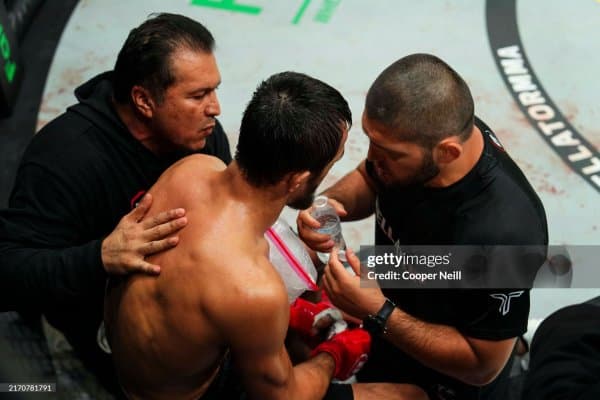 Хабиб Нурмагомедов PFL чемпионини тарихдаги энг яхши жангчига айлантирмоқчи!