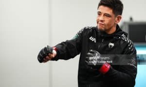 Асу Алмабаев ўйиндан чиққач, Брэндон Моренога бошқа рақиб топилди