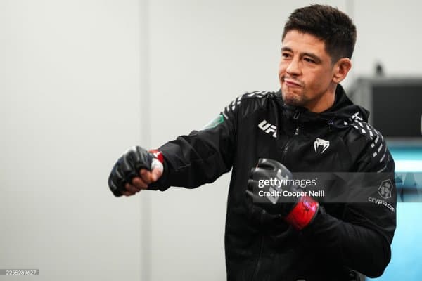 Асу Алмабаев ўйиндан чиққач, Брэндон Моренога бошқа рақиб топилди