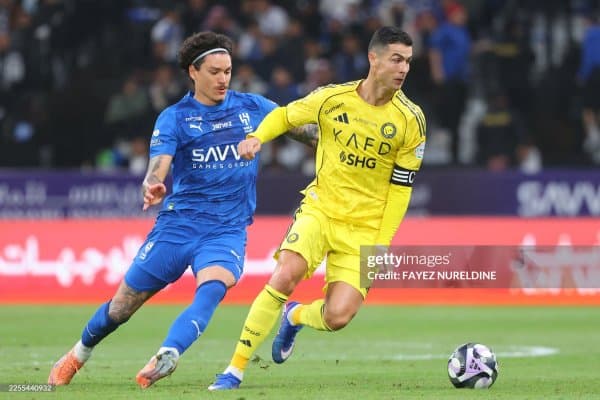 "Фенербахче" трансфер бозорида тўхташ ниятида эмас