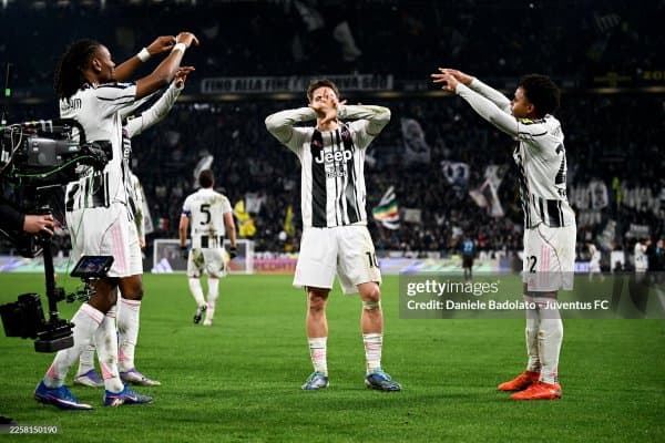 МЮ "Ювентус" юлдузини нишонга олди