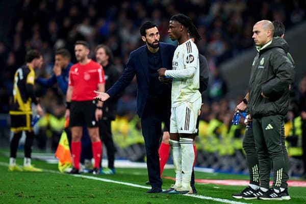 "Реал" раҳбарияти айрим футболчиларнинг ўз позицияларида ўйнамаётганидан норози