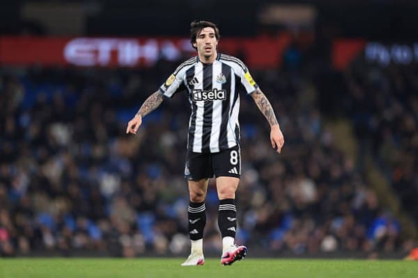 Тонали ёзда "Ньюкасл"ни тарк этиши мумкин, "Ювентус" асосий даъвогар