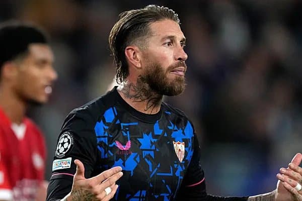 Яна бир суперклуб Серхио Рамосга эшигини очмади!