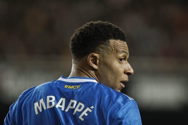 Мбаппе ҳакамларни масхарабоз деб атади