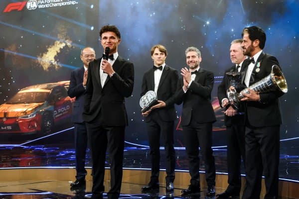 Формула-1. Жаҳон чемпионлари янги болидни тақдим этишди 