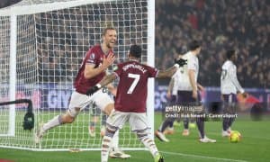 АПЛ. МЮ сўнгги дақиқада киритилган гол эвазига мағлубиятдан қутилиб қолди