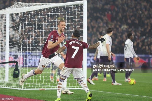 АПЛ. МЮ сўнгги дақиқада киритилган гол эвазига мағлубиятдан қутилиб қолди