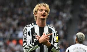 АПЛ клуби рекорд нархга сотиб олган ҳужумчиси билан хайрлашмоқчи