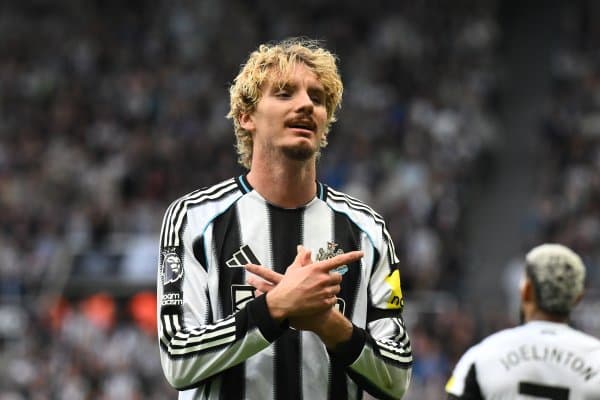 АПЛ клуби рекорд нархга сотиб олган ҳужумчиси билан хайрлашмоқчи