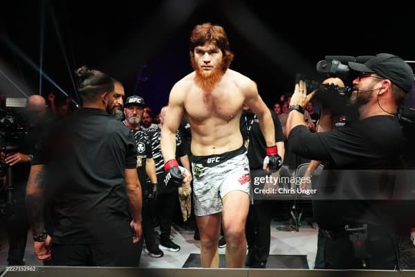 Россиялик UFC жангчиси Шара Буллет Роналду ва Месси ўртасида танлов қилди