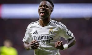 Винисиус “Барса” устидан кулди