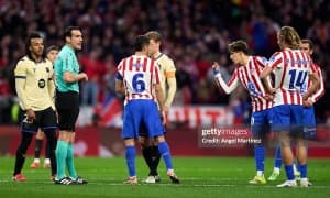 “Барселона”ни “Атлетико” тор-мор этди, ҳакамлар эса қарашиб юборди