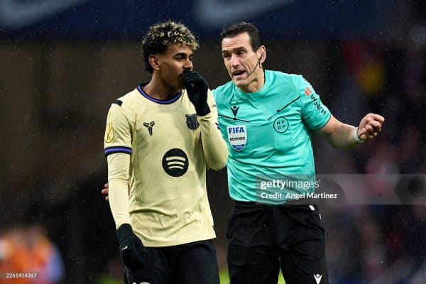 "Барселона"нинг ўйинини издан чиқаришда ҳакамларнинг қарорлари ҳам роль ўйнади