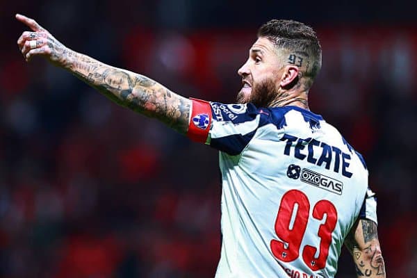 Серхио Рамос "Севилья"ни сотиб олиш вариантини ўрганмоқда