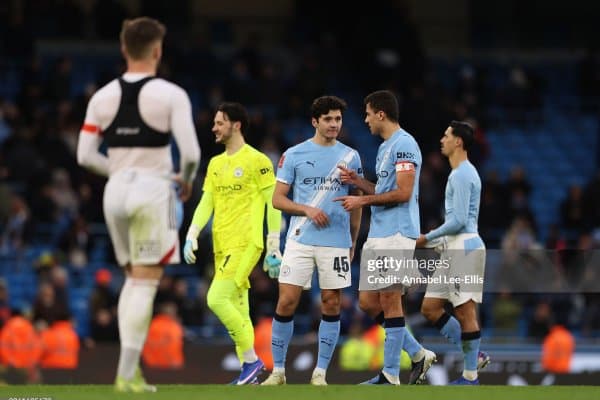 Ҳусановнинг "Солфорд Сити"га қарши ўйини неча баллга баҳоланди?