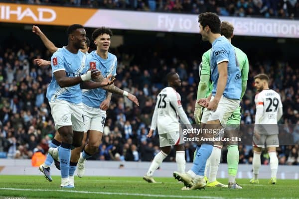 Ҳусанов “Манчестер Сити” ҳимоячилари орасида энг яхшиси бўлди