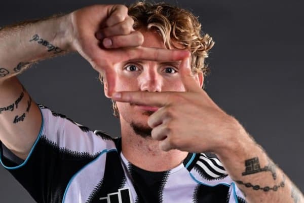 Англия клуби ўтган ёз рекорд суммага олинган юлдузни тезроқ йўқотмоқчи