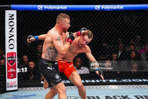 Илия Топурия Жастин Гэтжининг ўрнида бўлганида, биринчи раунддаёқ ўша "эркатой"ни янчиб ташларди