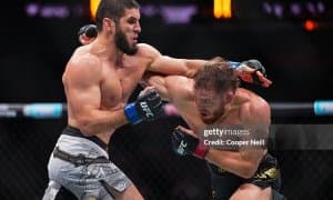  Америкалик UFC жангчиси: “Ислом Махачевнинг зарба техникаси доим кучли бўлган, бироқ...”