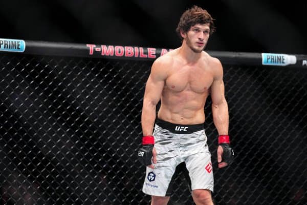 Movsar Evloev hech qachon charchamaydi va tempni tushirmaydi