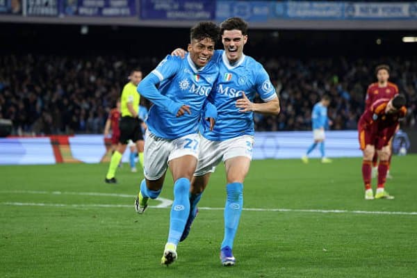 А Серия. "Наполи" ва "Рома" ўртасидаги баҳс жанговар дуранг билан якунланди