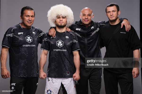 Ака-ука Нурмагомедов ММАда мутлақ ҳукмронга айланмоқчи