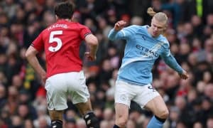 Манчестерда футболчилар клубдан етакчи ўйинчига янги шартнома беришни талаб қиляпти