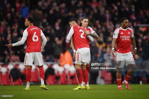 "Арсенал" ҳимоячиси ёзда жамоани тарк этишга якин