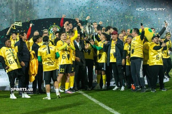 “Нефтчи” янги мавсум учун либосларини намойиш этди 