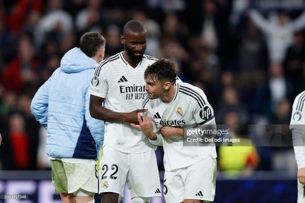 "Реал" ҳимоячиси учун АПЛнинг учта жамоаси курашмоқда