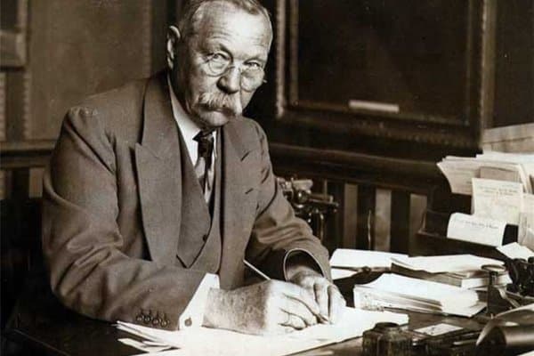 Пифагор, Артур Конан Дойл ва Жек Лондонни ўзаро нима боғлаб туради?