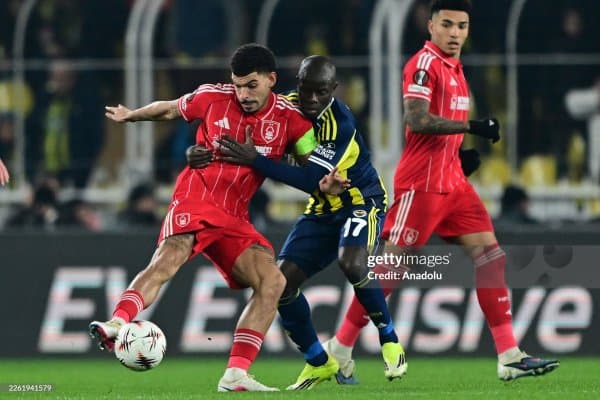 ЕЛ. "Ноттингем Форест" "Фенербаҳче"ни аяб ўтирмади, "Болонья" ва "Сельта" қийин ғалабага эришди