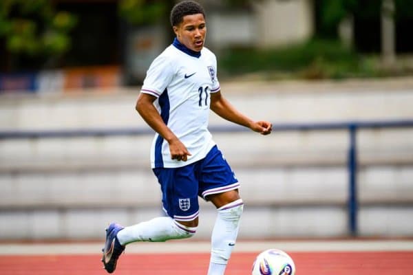 Янги юлдузча! “Барса” 16 ёшли ҳужумчини трансферга кўндирди