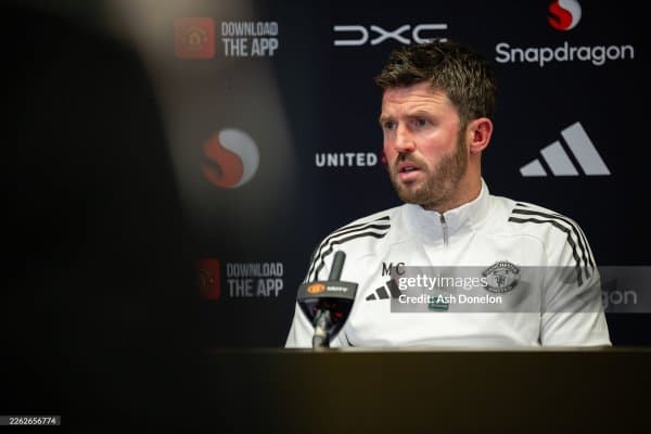 Гари Невилл: "Манчестер Юнайтед" энг яхши мураббийни танлаши керак"