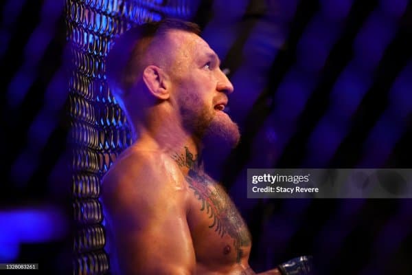 Мен Конор Макгрегорни нокаут қилардим