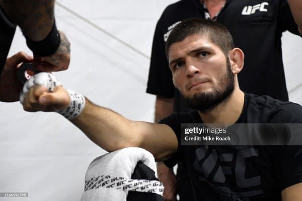 Илия Топурия Хабиб Нурмагомедовнинг жанг услубини танқид қилди