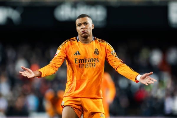 Мбаппе қочиб юрибди