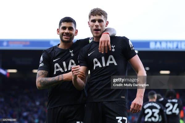 "Тоттенхэм" етакчиси учун учта топ жамоа курашмоқда