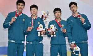  Мужская сборная Узбекистана по сабле — серебряные призёры Чемпионата Азии в Джакарте