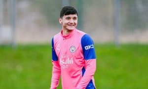 Машҳур модель Ҳусановга учрашув таклиф қилди