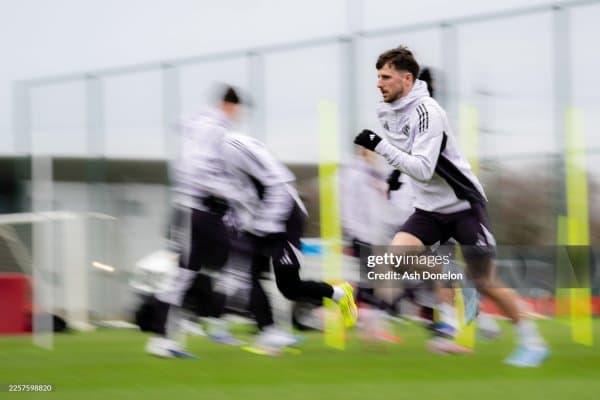 МЮ Маунт сотмоқчи эмас