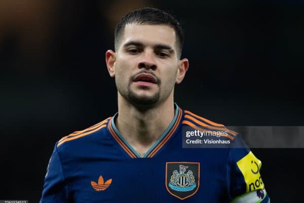 "Ньюкасл" футболчиси супер таклифларни рад этмоқчи