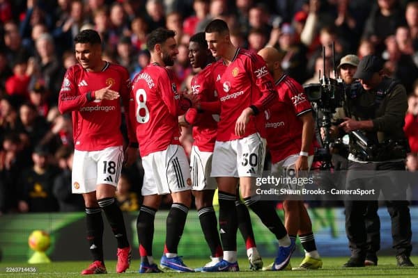 "Манчестер Юнайтед" катта маош орқали ўз етакчисини жамоада олиб қолмоқчи