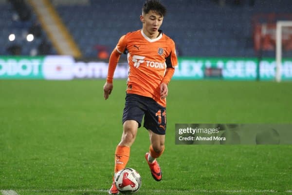 Туркия Суперлигаси. Аббосбек Файзуллаев ассист қайд этган учрашувда “Истанбул Башакшехир” ғалаба қозонди